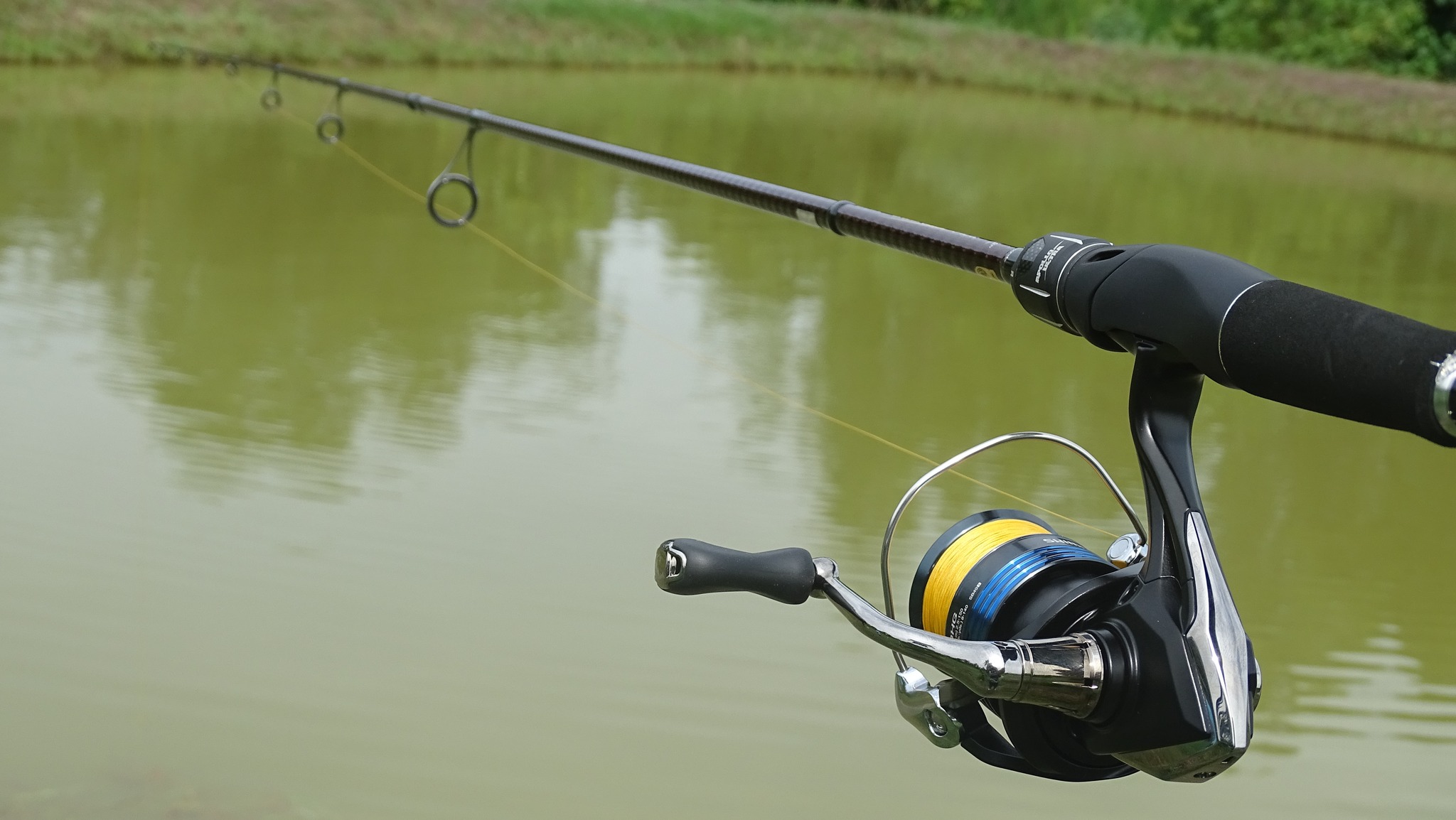 Combo Lure 2.200k Cần Bulava Apollo + Máy Shimano Nexave 2500 + PE Toman
