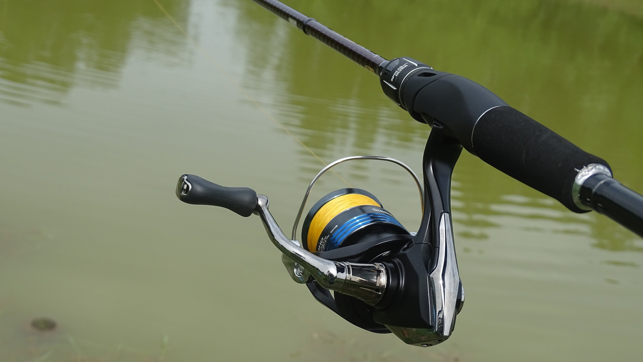 Combo Lure 2.200k Cần Bulava Apollo + Máy Shimano Nexave 2500 + PE Toman