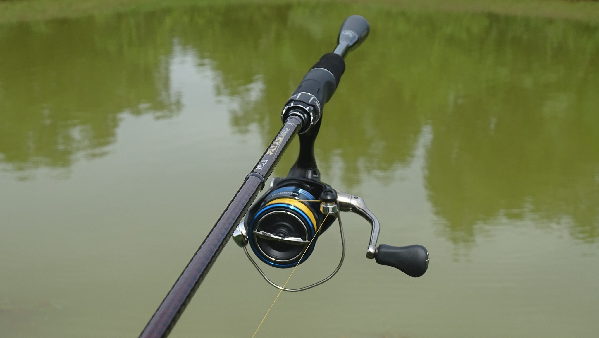 Combo Lure 2.200k Cần Bulava Apollo + Máy Shimano Nexave 2500 + PE Toman
