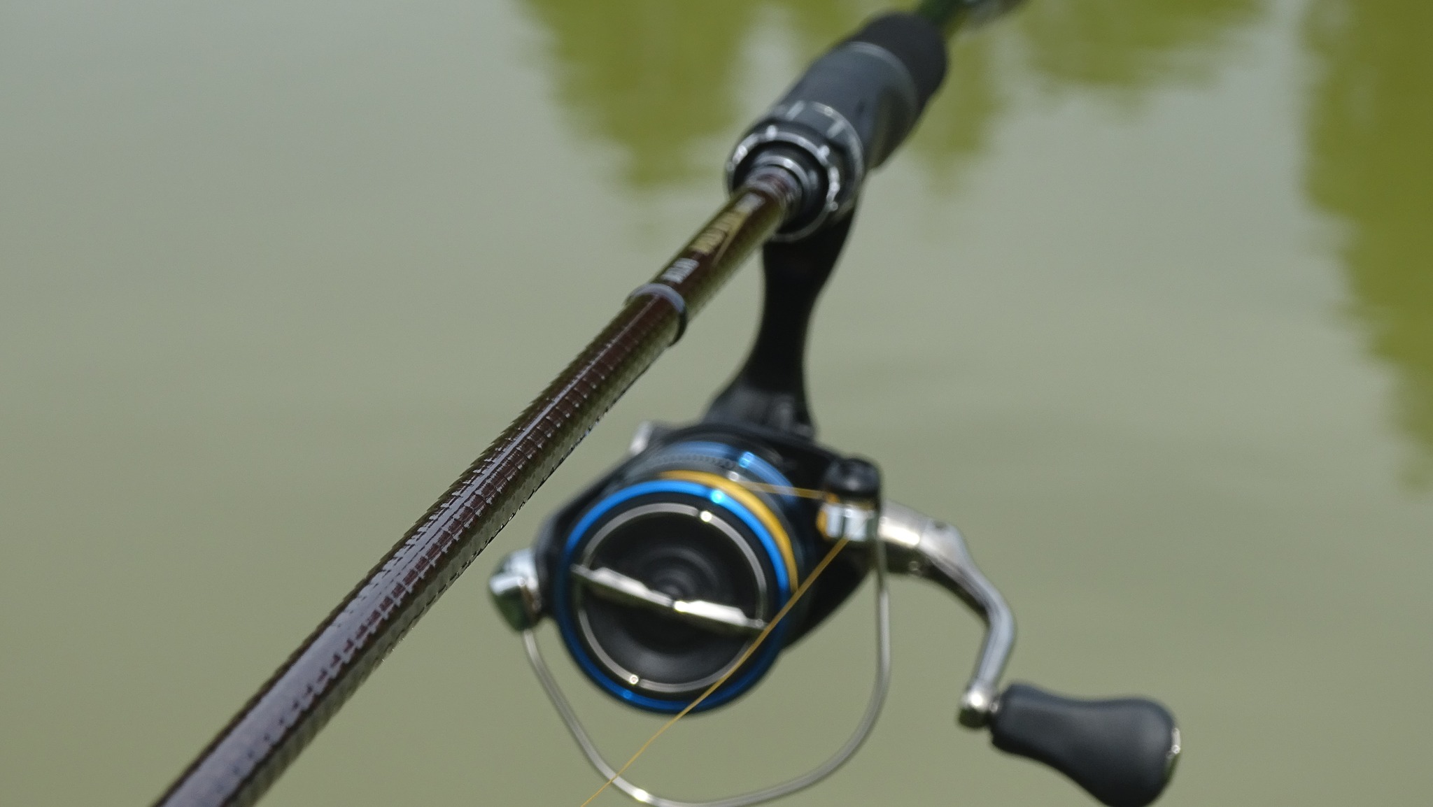 Combo Lure 2.200k Cần Bulava Apollo + Máy Shimano Nexave 2500 + PE Toman