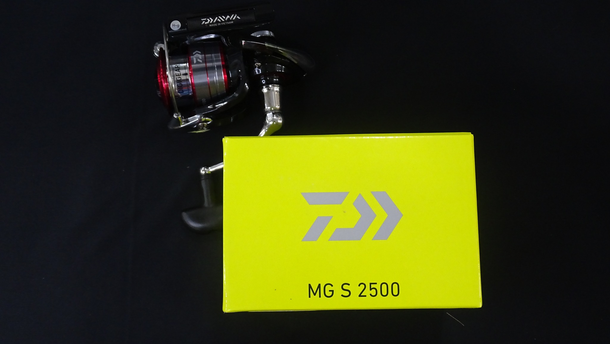 Máy câu cá Daiwa MG S 2500