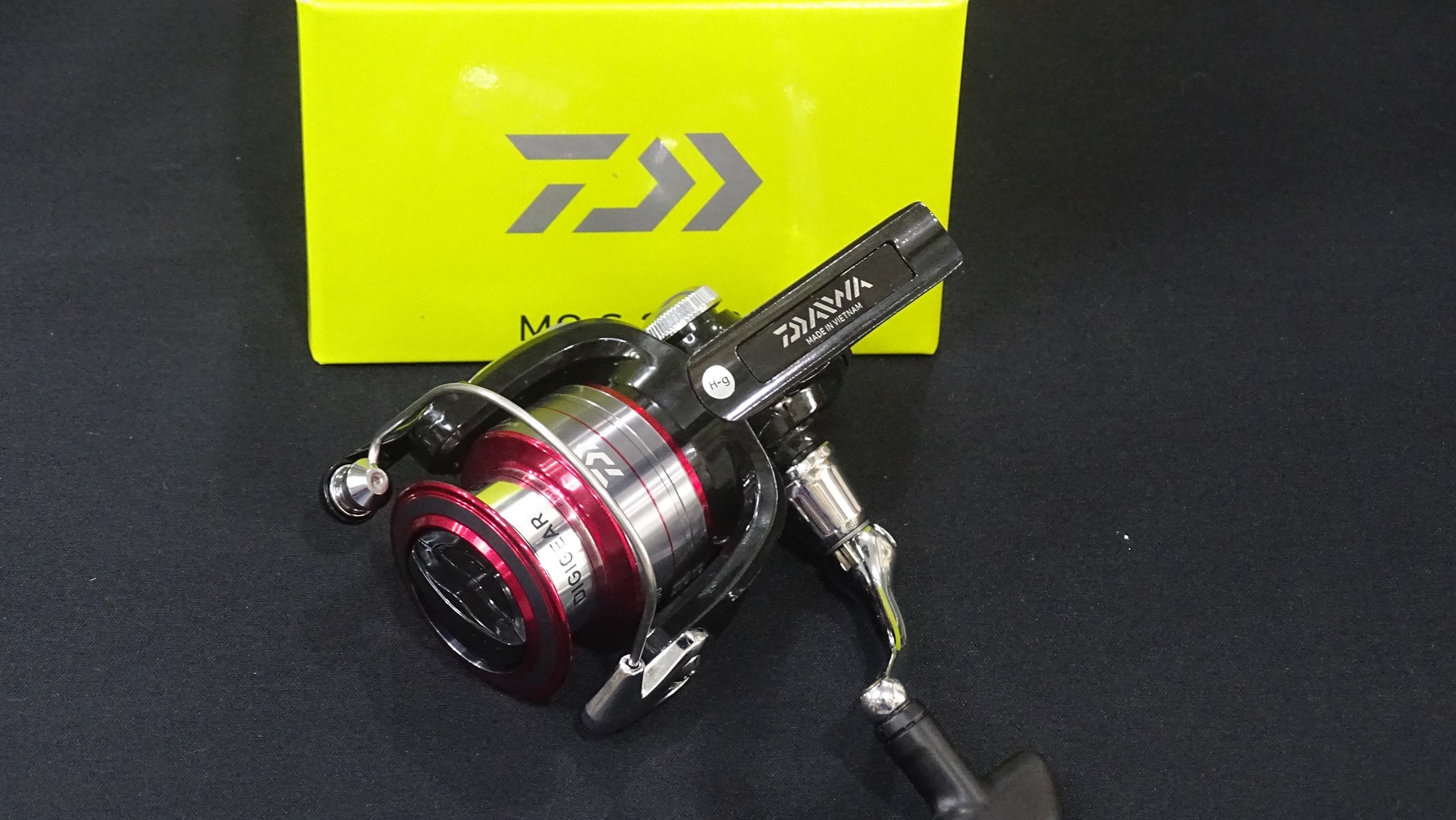Máy câu cá Daiwa MG S 2500