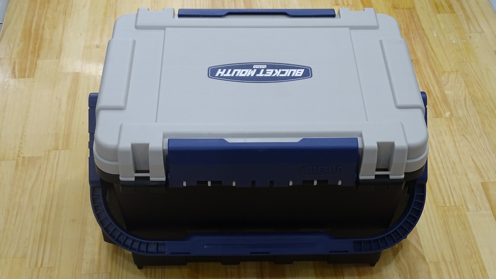 Thùng câu cá MEIHO Bucket Mouth