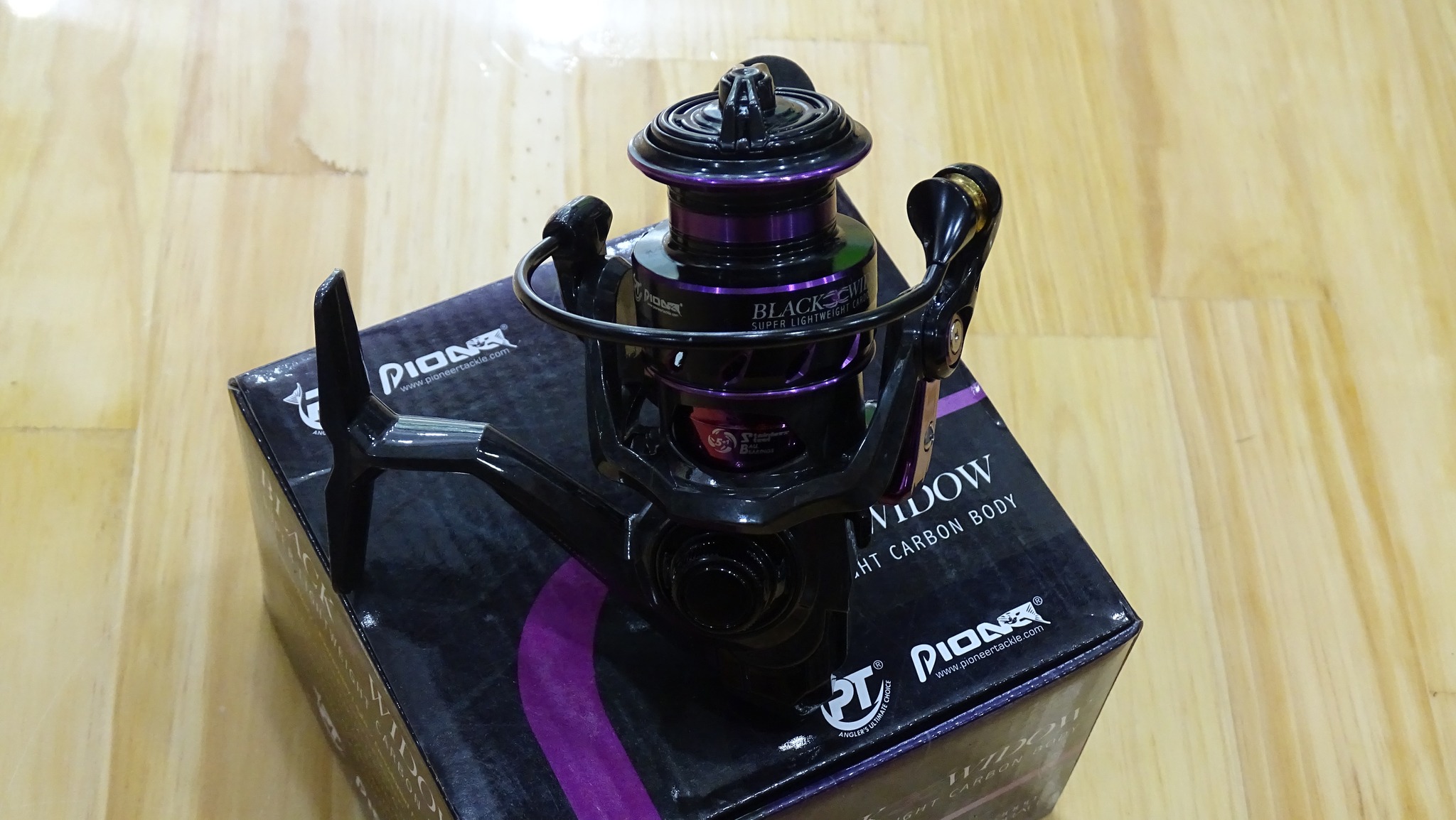 Máy câu cá Pioner Black Widow BW-1000