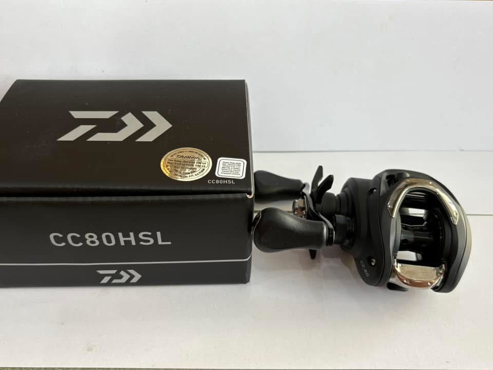 Máy Câu Ngang Daiwa CC80HSL – Chính Hãng Daiwa – Giá Tốt