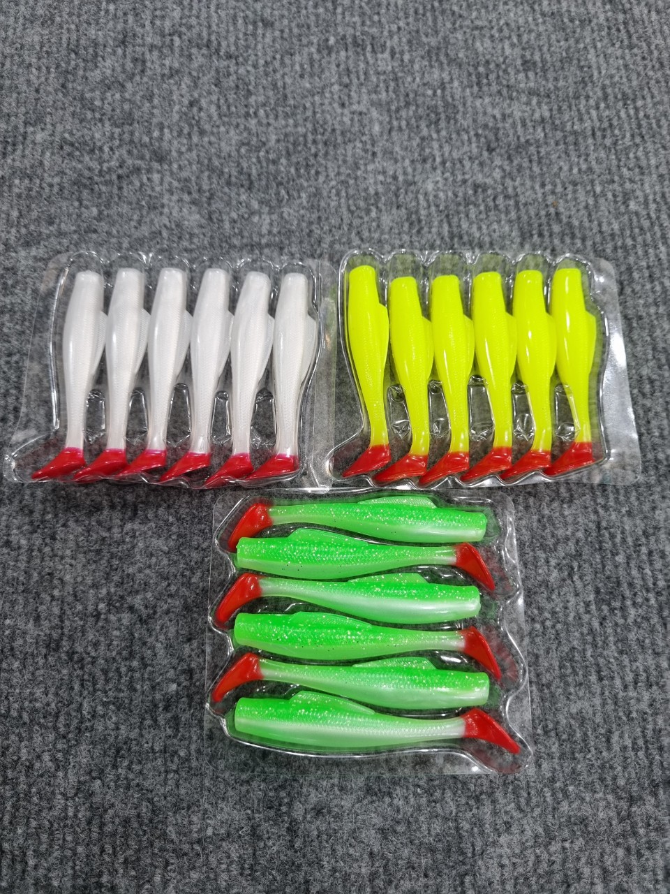 Mồi mềm T84 đuôi chân vịt màu đỏ