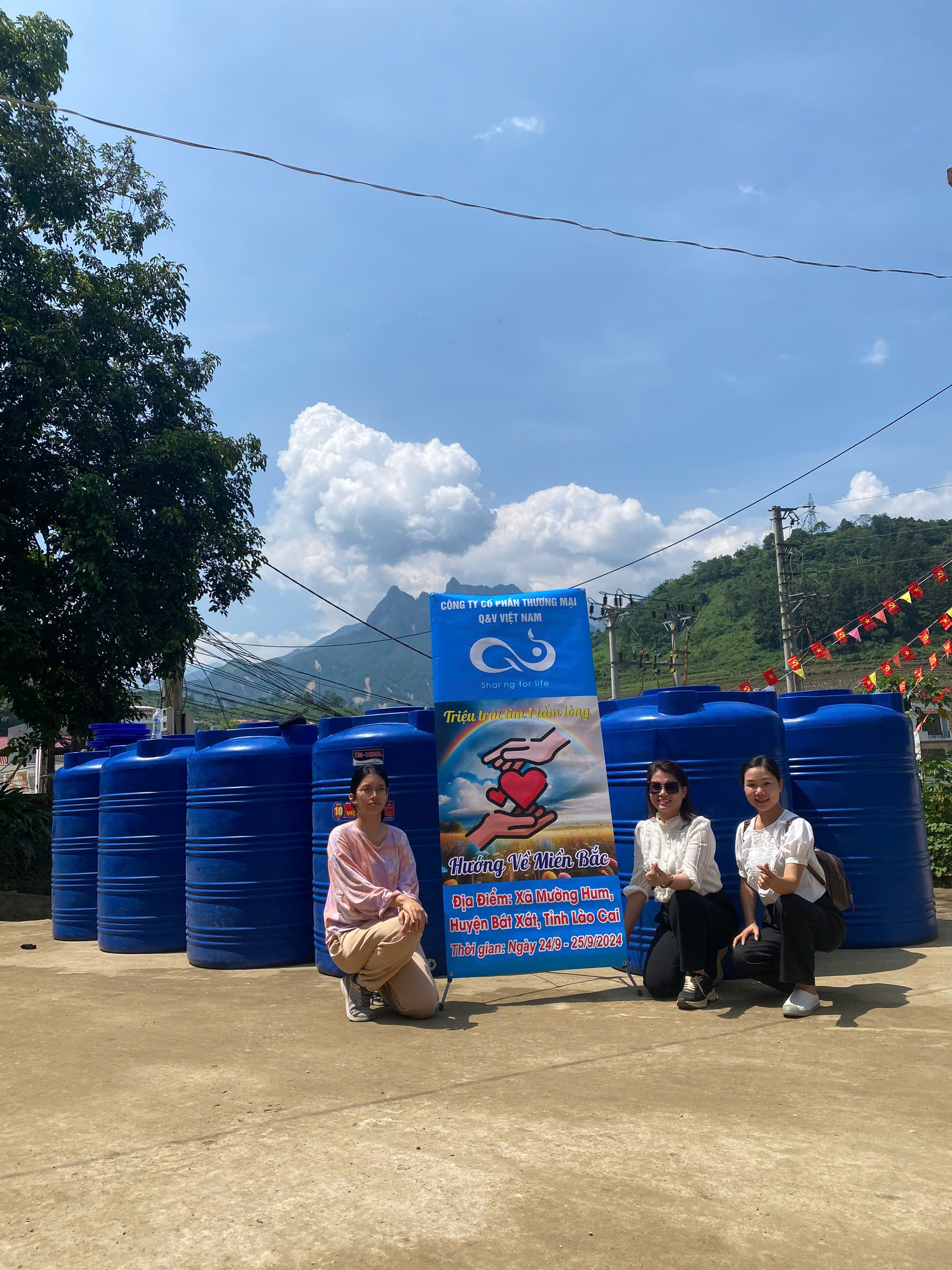 Công ty CPTM Q&V chung tay cứu trợ đồng bào lũ lụt tại xã Mường Hum, huyện Bát Xát, tỉnh Lào Cai