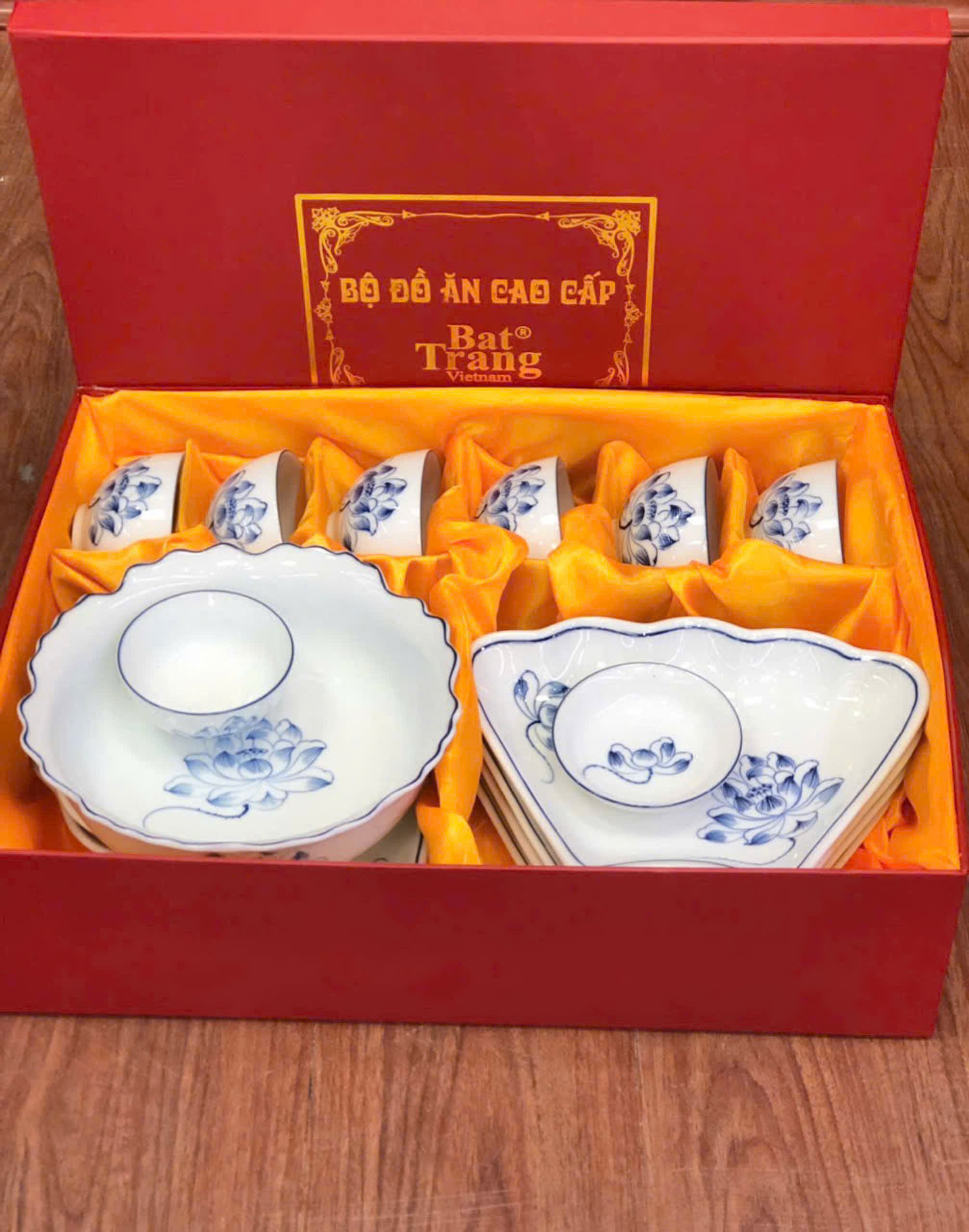 Liên Hoa Mặt Trời - Sắc Sen Sáng Ngời, Nét Thanh Lịch Cho Bàn Ăn Việt