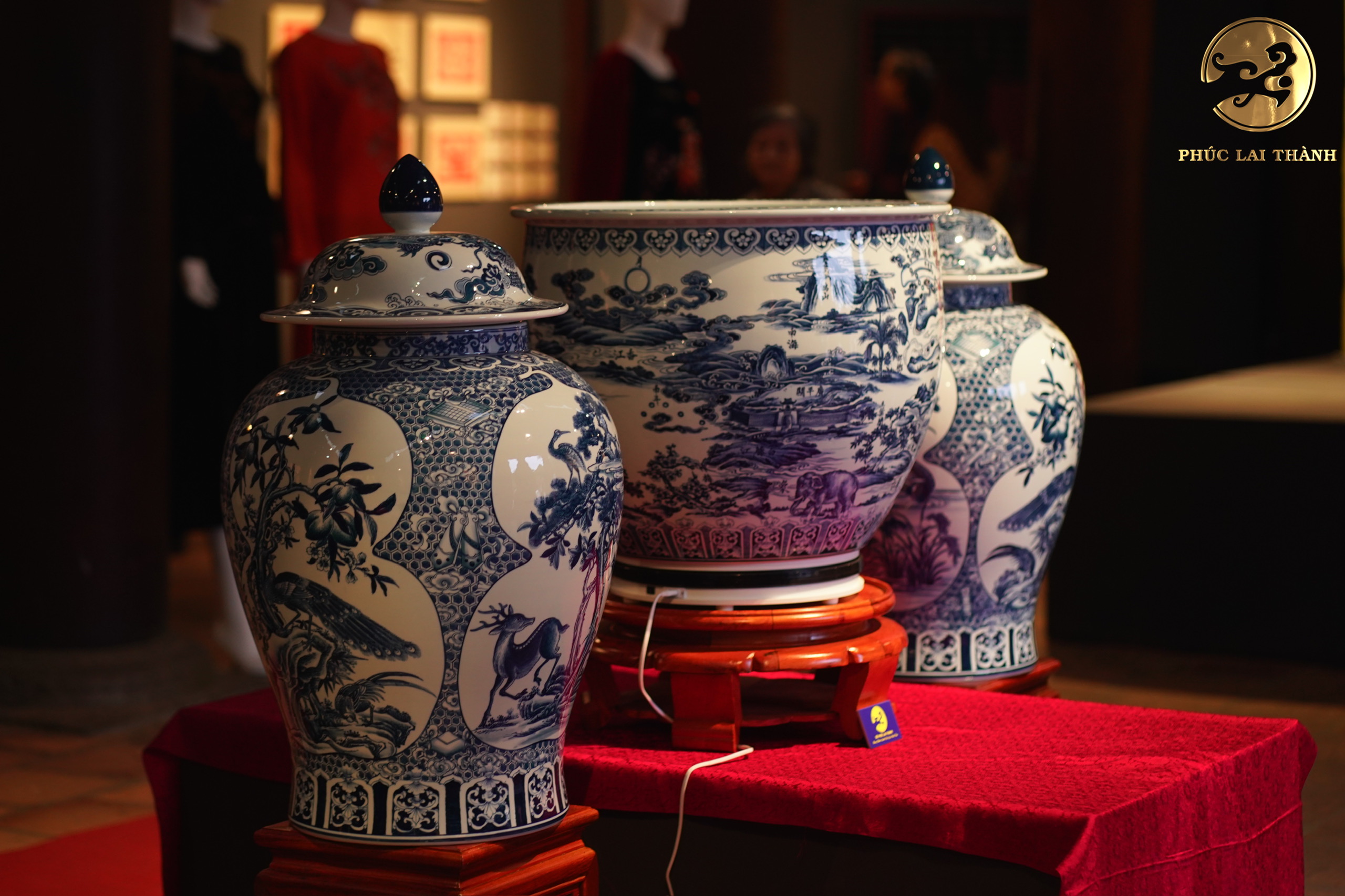 Từ Cửu đỉnh triều Nguyễn đến sáng tạo đương đại trên nền gốm sứ Bát Tràng