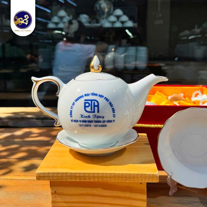 Bộ trà Mẫu Đơn Trắng Vàng Kim in logo