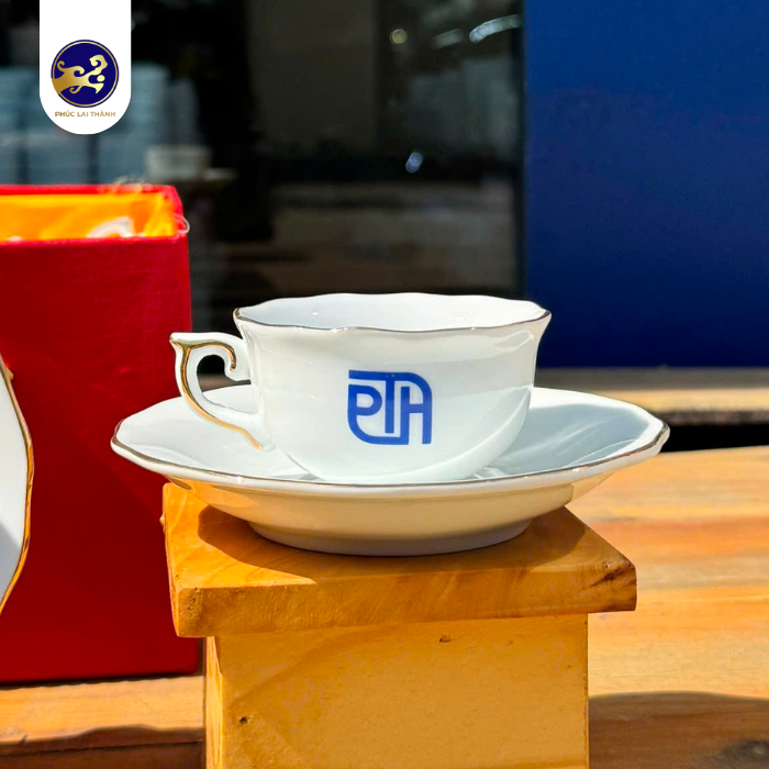 Bộ trà Mẫu Đơn Trắng Vàng Kim in logo