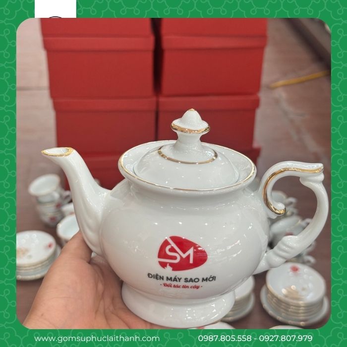 Ấm chén Thuận Buồm Xuôi Gió Trắng Vàng Kim in logo