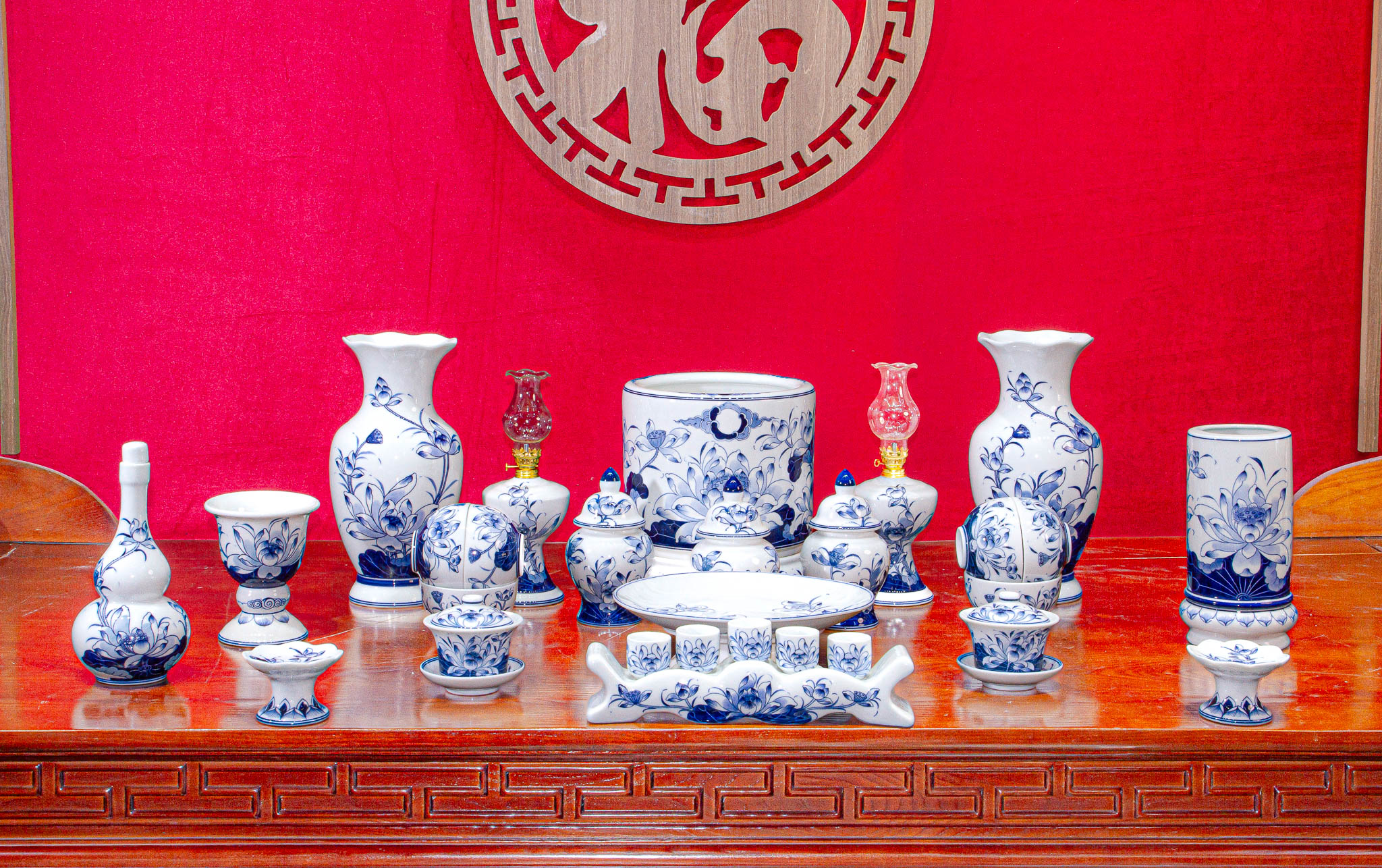 Bộ đồ thờ Bạch Ngọc Liên Hoa