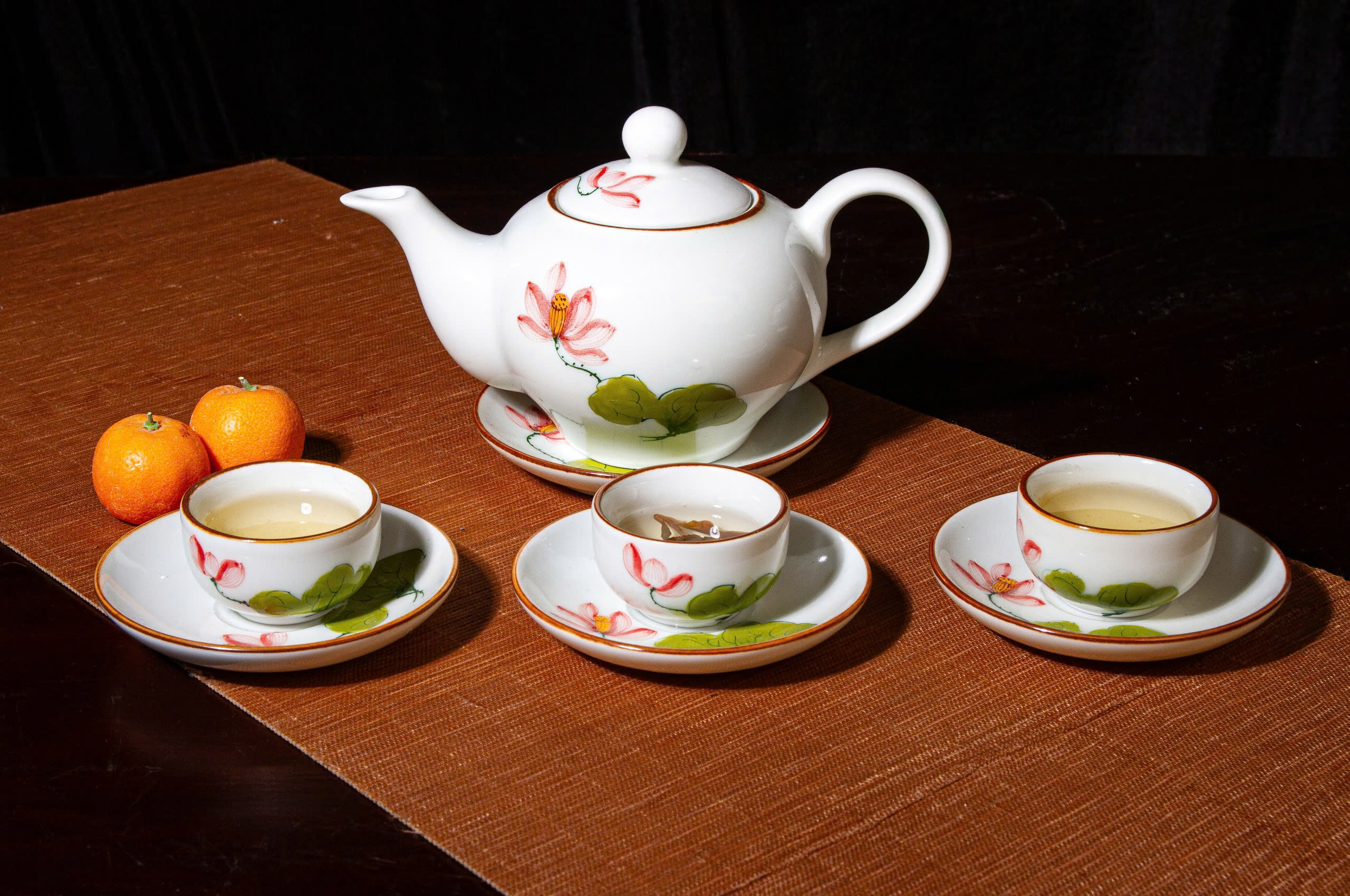 BỘ TRÀ SEN ĐỎ