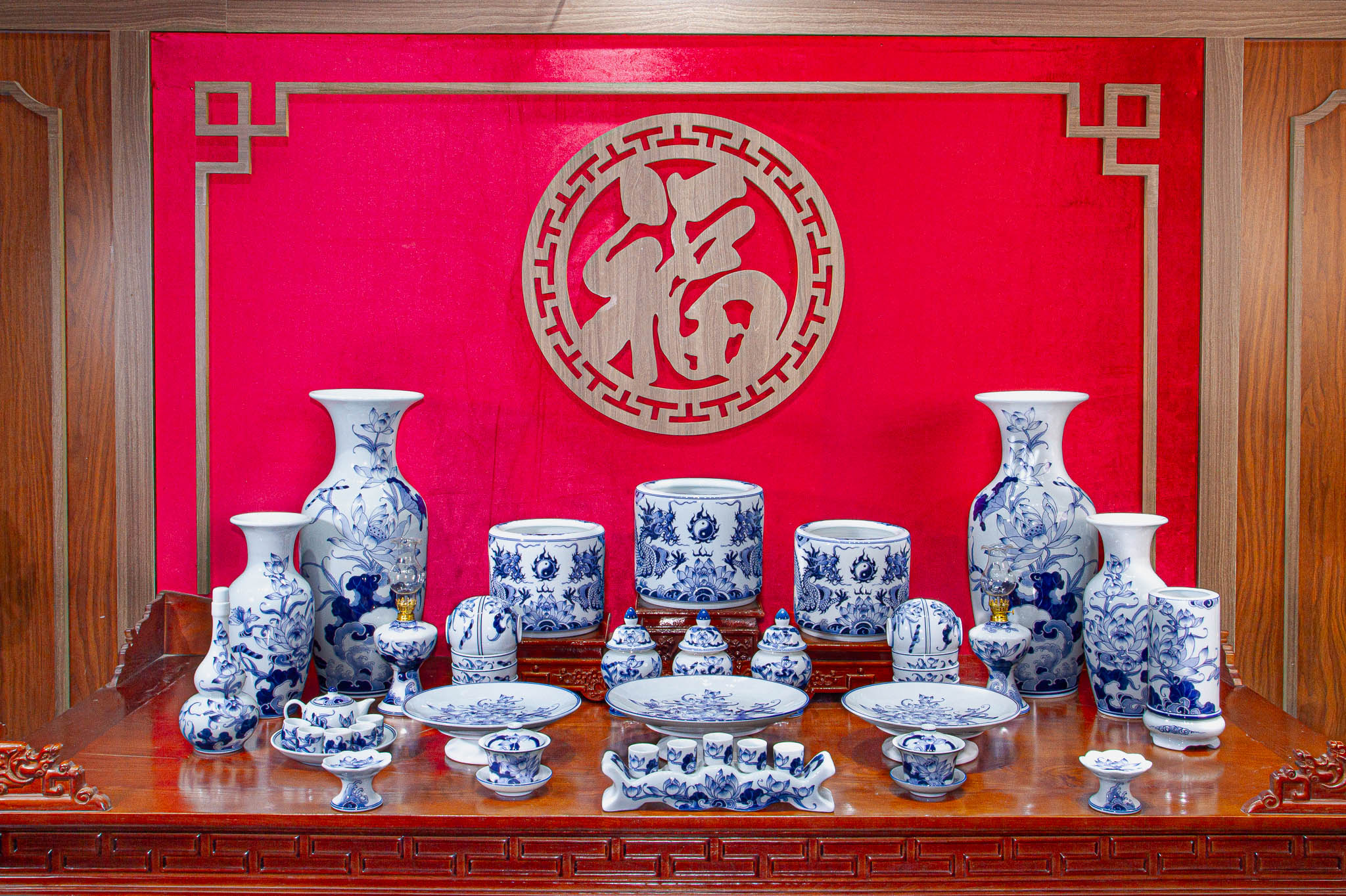 Bộ đồ thờ Vân Hoá Men Rong
