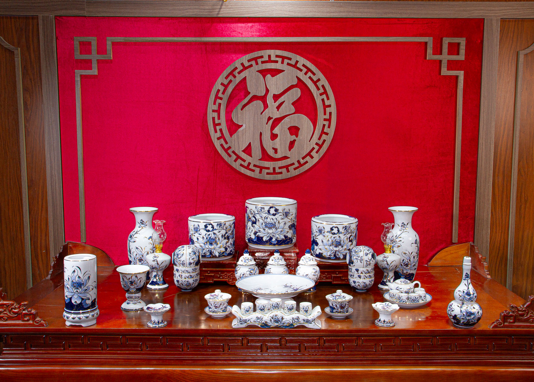 Bộ đồ thờ Bạch Ngọc Vàng Kim