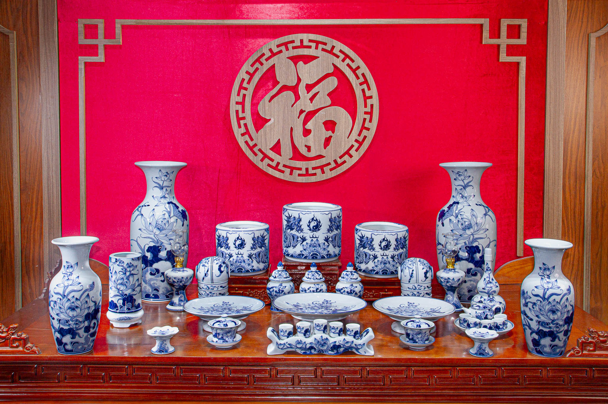Bộ đồ thờ Vân Hoá Men Rong