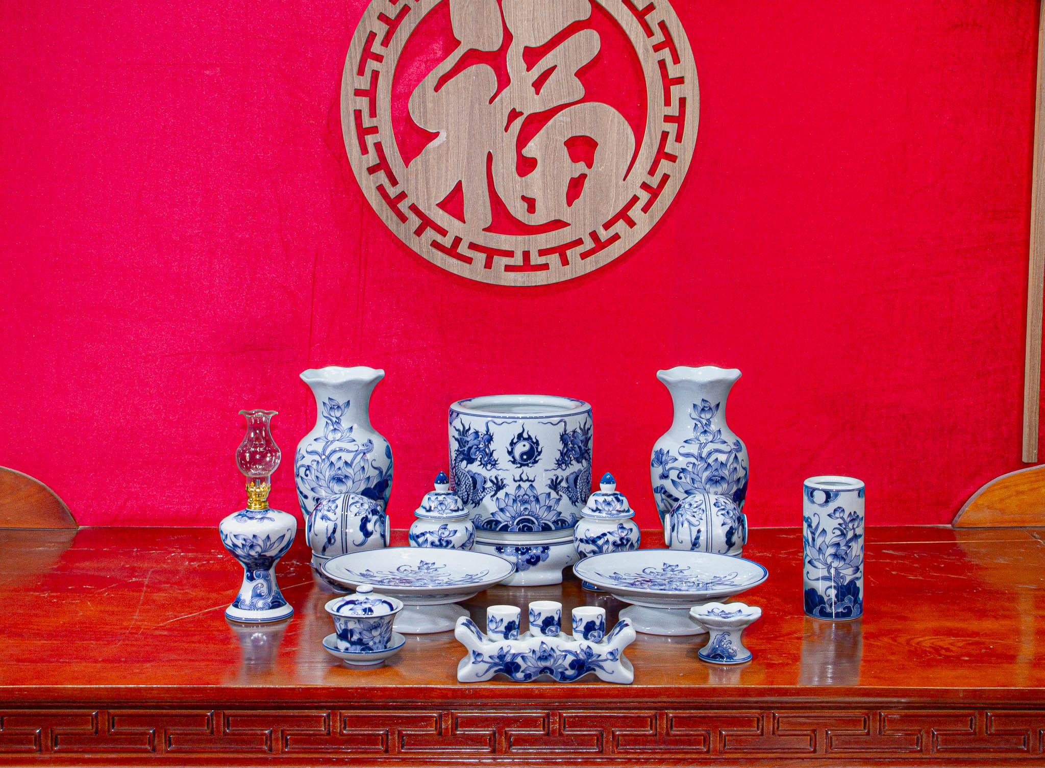 Bộ đồ thờ Vân Hoá Men Rong