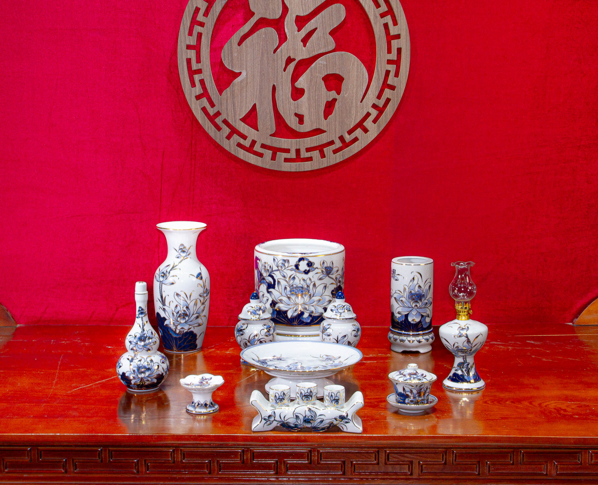 Bộ đồ thờ Bạch Ngọc Vàng Kim