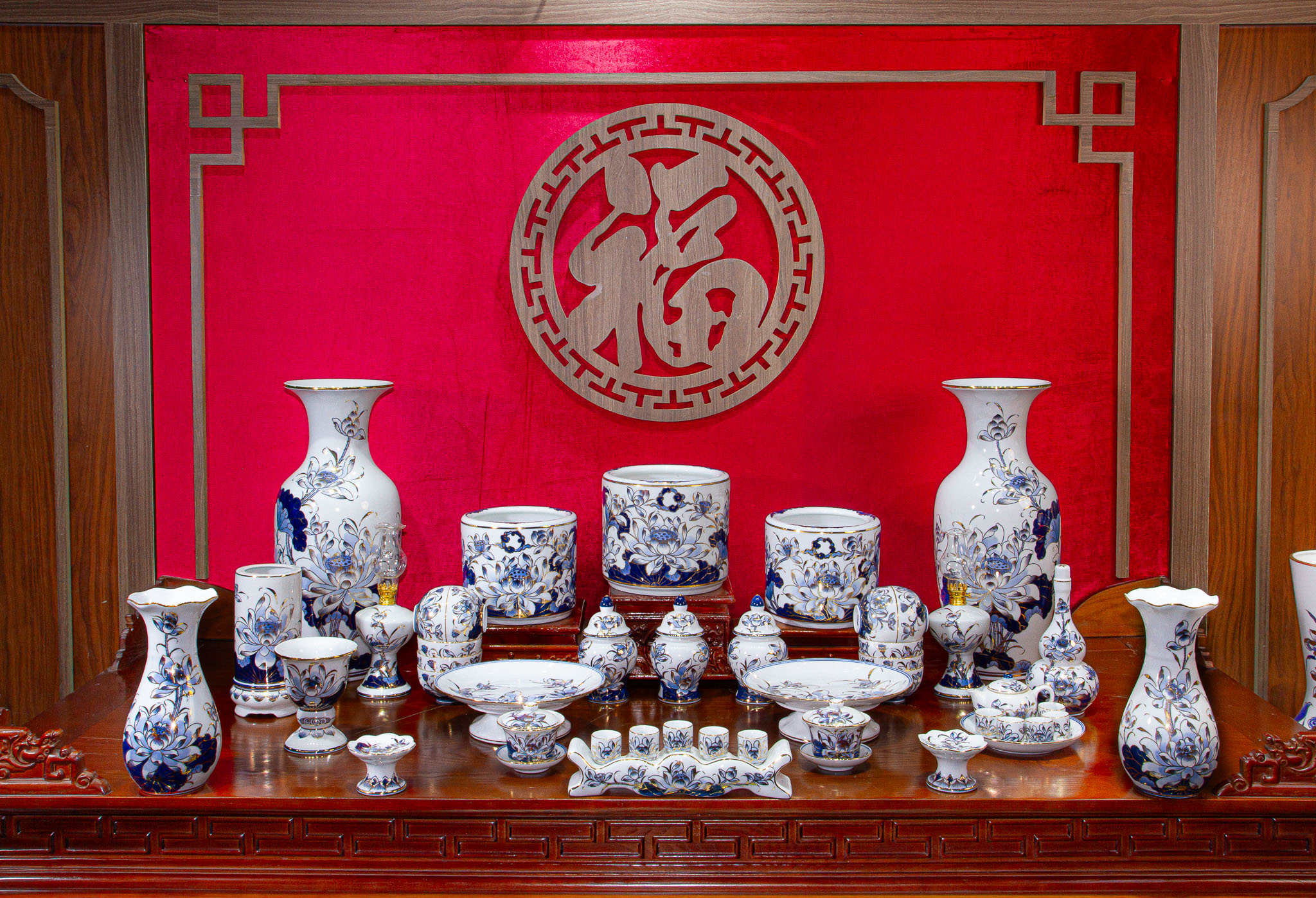 Bộ đồ thờ Bạch Ngọc Vàng Kim