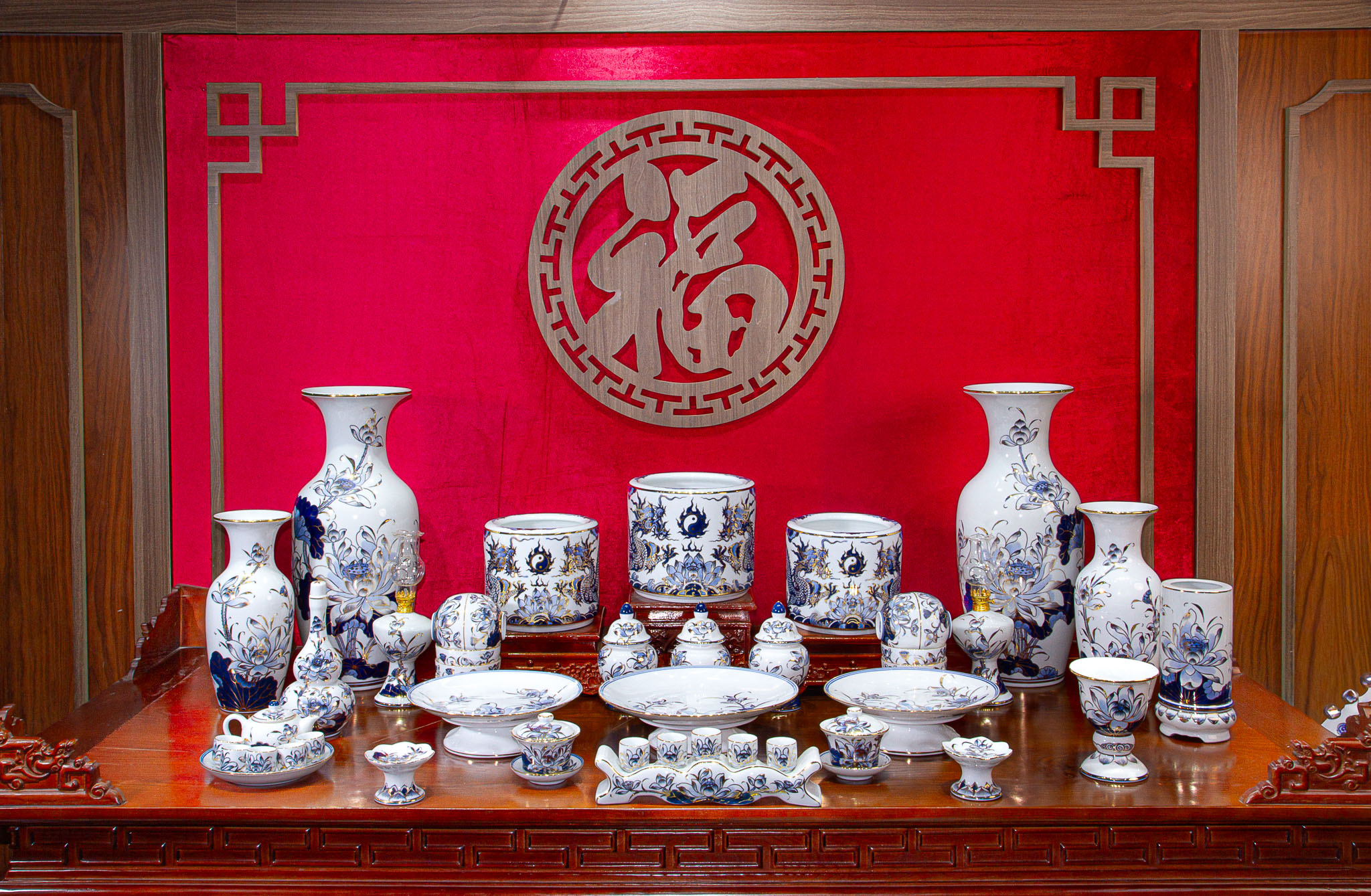 Bộ đồ thờ Bạch Ngọc Vàng Kim