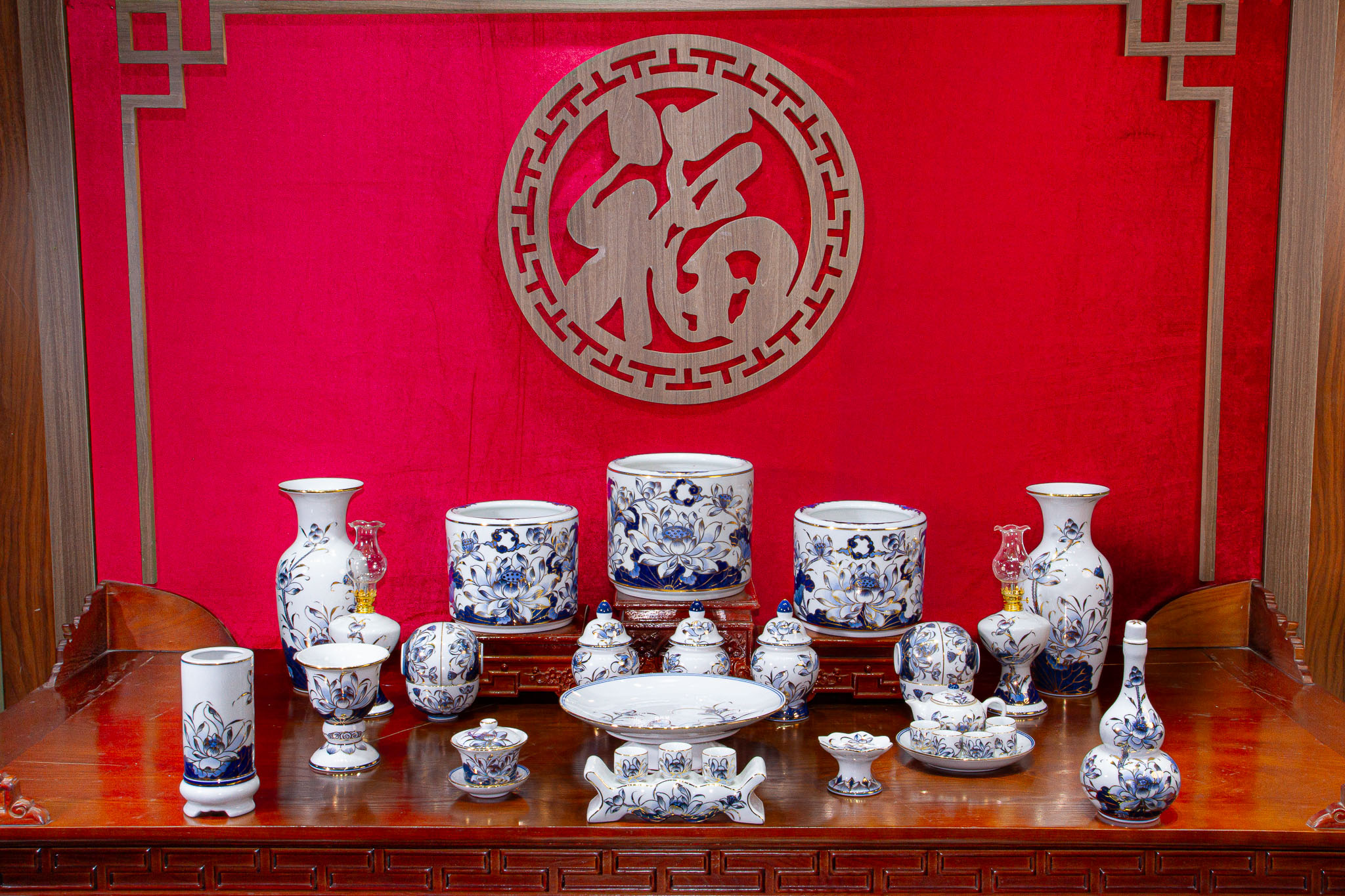 Bộ đồ thờ Bạch Ngọc Vàng Kim