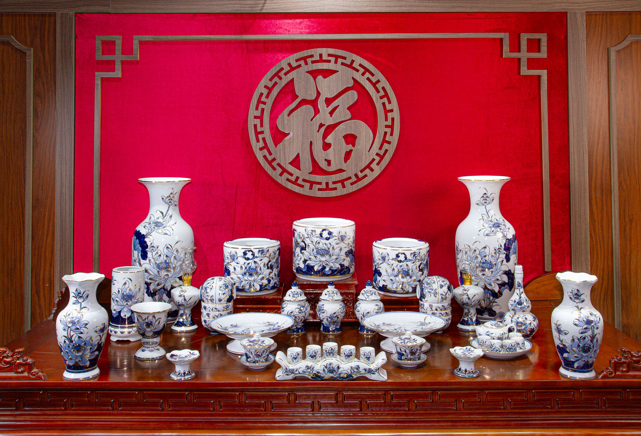 Bộ đồ thờ Bạch Ngọc Vàng Kim