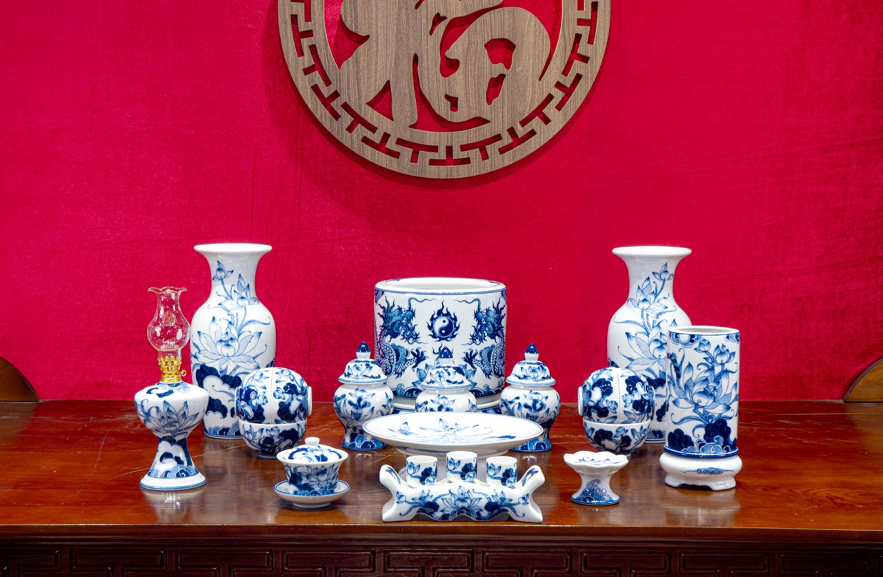 Bộ đồ thờ Vân Hóa Liên Hoa