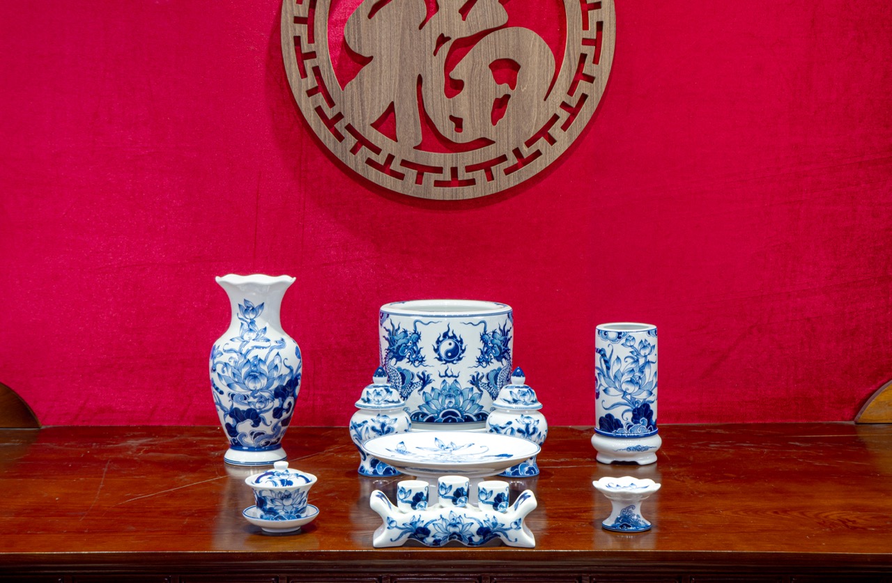 Bộ đồ thờ Vân Hóa Liên Hoa
