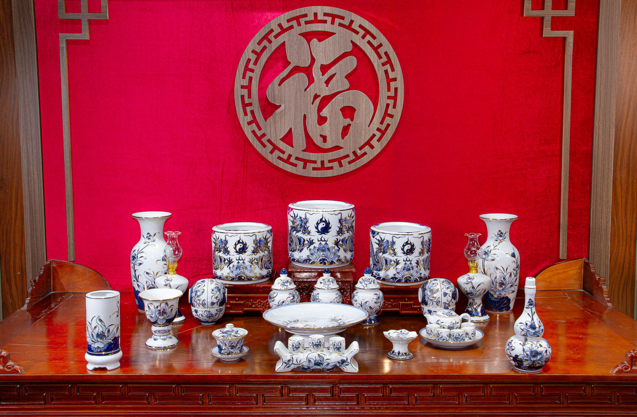 Bộ đồ thờ Bạch Ngọc Vàng Kim