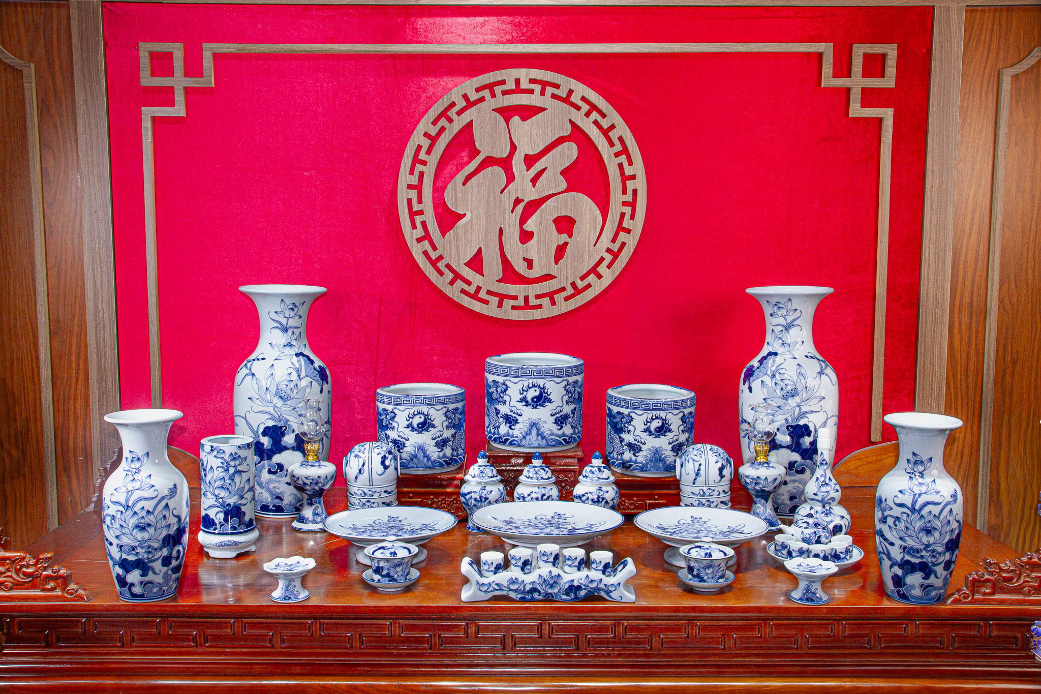 Bộ đồ thờ Vân Hoá Men Rong
