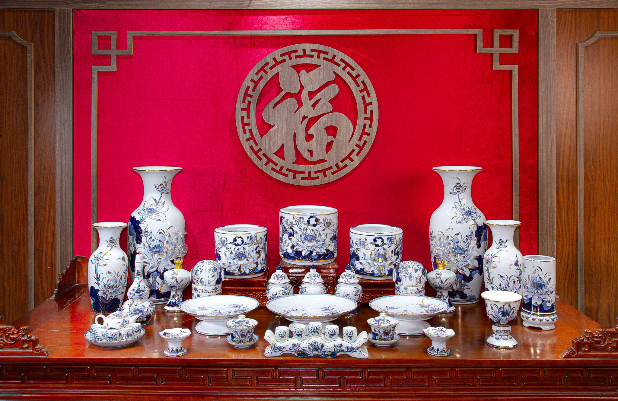 Bộ đồ thờ Bạch Ngọc Vàng Kim