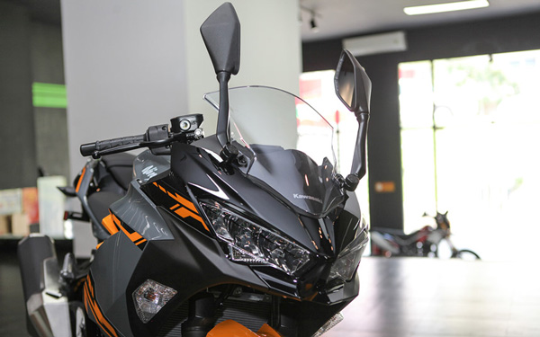 Kawasaki Ninja 400 ABS - đối thủ của Yamaha R3 giá từ 153 triệu ở VN