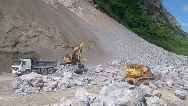 Hòa Bình lý giải việc cấp phép chưa đúng thẩm quyền cho 6 đơn vị khai thác khoáng sản tại núi Lộc Môn