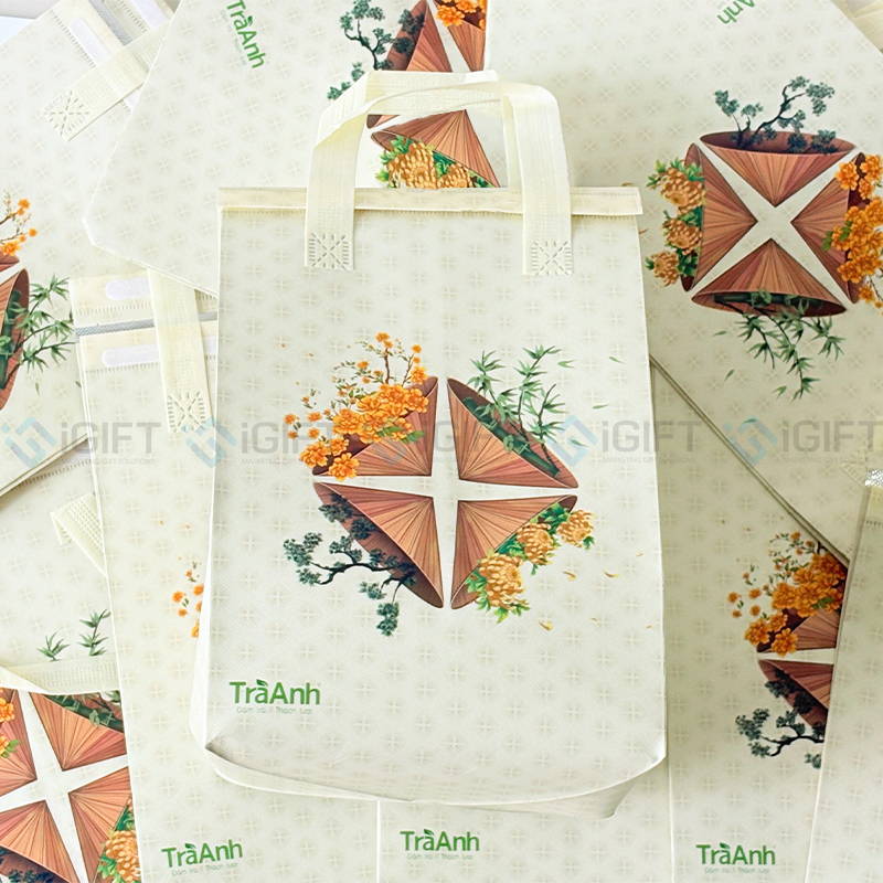 Vì sao các thương hiệu trà sữa lớn đều đầu tư túi giữ nhiệt trà sữa in logo?