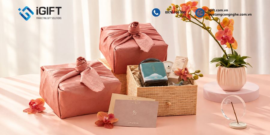 bang-gia-qua-tang-cho-khach-hang-ngay-khai-truong