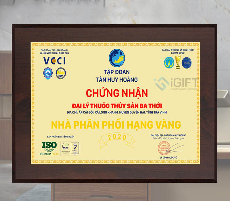Gợi ý quà tặng tri ân cuối năm cho đại lý xuất sắc Quà tặng công nghệ doanh nghiệp