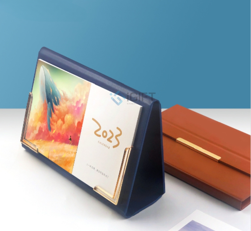 Lịch để bàn in logo theo yêu cầu - Mẫu mã đẹp mắt cho doanh nghiệp 4 Lịch để bàn in logo theo yêu cầu - Mẫu mã đẹp mắt cho doanh nghiệp Quà tặng công nghệ doanh nghiệp