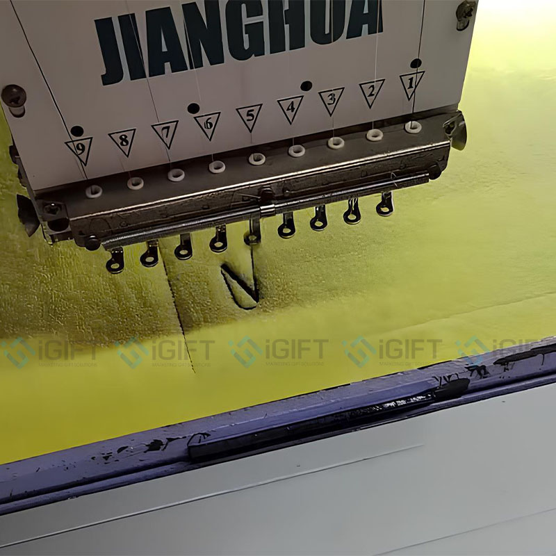 Vì sao băng đô cài tóc in logo được các brand mỹ phẩm lớn lựa chọn? Quà tặng công nghệ doanh nghiệp