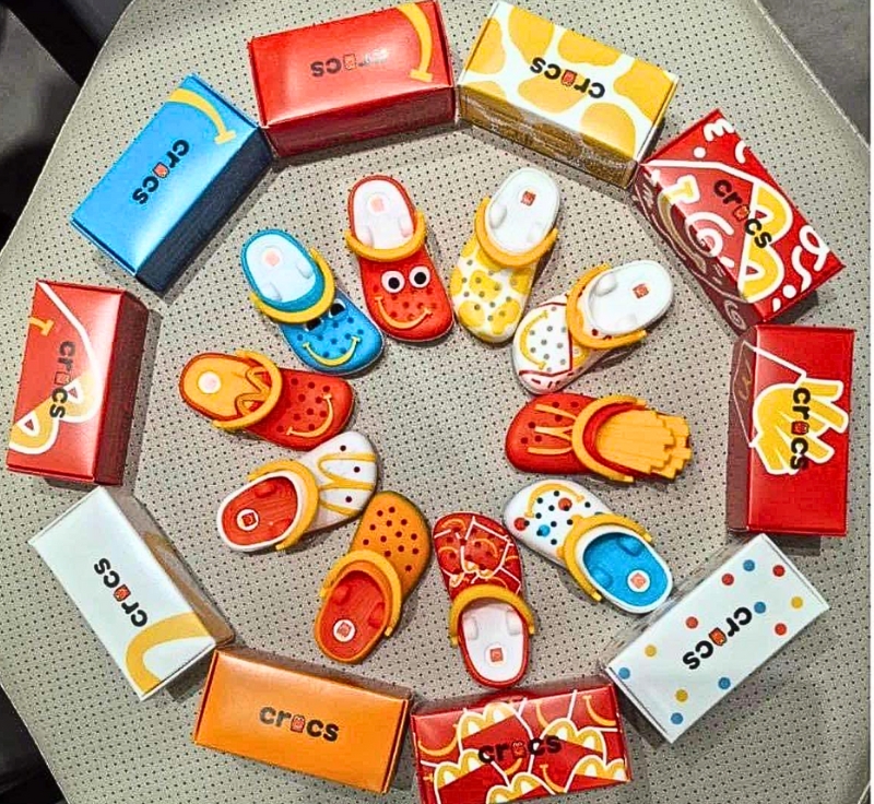McDonald's với bộ 10 móc khóa “dép” Crocs độc quyền Quà tặng công nghệ doanh nghiệp