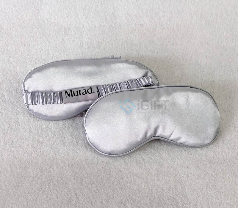 Bịt mắt ngủ in logo hãng mỹ phẩm 2 Bịt mắt ngủ in logo hãng mỹ phẩm Quà tặng công nghệ doanh nghiệp