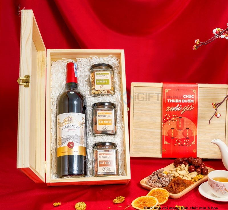 Mẫu quà Tết Rượu vang sang trọng | In logo doanh nghiệp theo yêu cầu 2 Mẫu quà Tết Rượu vang sang trọng | In logo doanh nghiệp theo yêu cầu Quà tặng công nghệ doanh nghiệp