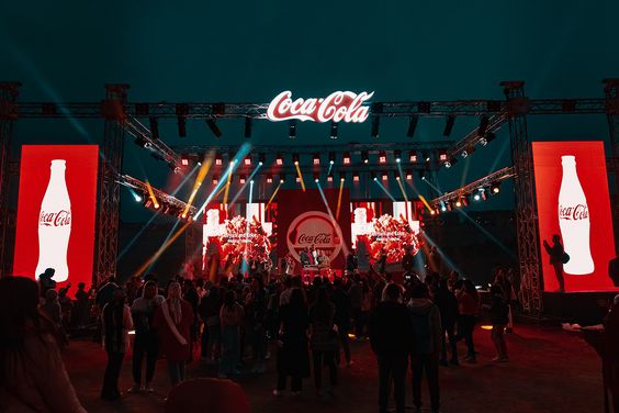 Cách Coca Cola tăng doanh số nhờ marketing ấn tượng? Quà tặng công nghệ doanh nghiệp