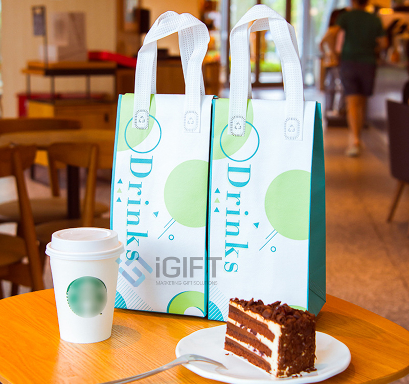 5 Lý do túi giữ nhiệt in logo được nhiều Brand F&B săn đón trong mùa hè 2025 6 5 Lý do túi giữ nhiệt in logo được nhiều Brand F&B săn đón trong mùa hè 2025 Quà tặng công nghệ doanh nghiệp