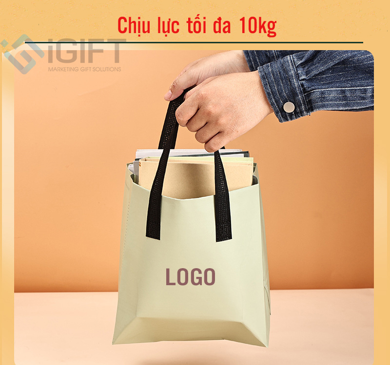 5 Lý do túi giữ nhiệt in logo được nhiều Brand F&B săn đón trong mùa hè 2025 7 5 Lý do túi giữ nhiệt in logo được nhiều Brand F&B săn đón trong mùa hè 2025 Quà tặng công nghệ doanh nghiệp