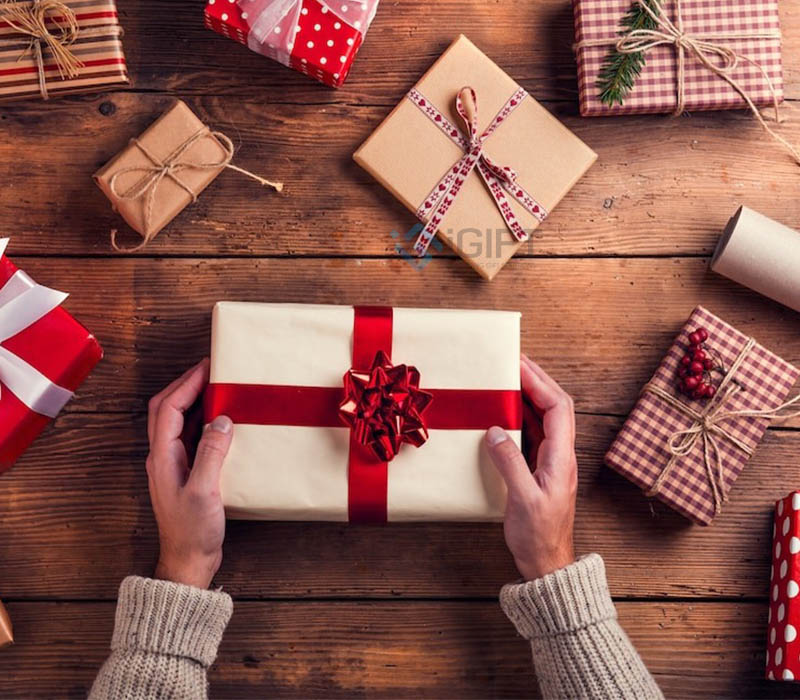 Tặng quà năm mới của các công ty trên thế giới có gì khác biệt? 1 Tặng quà năm mới của các công ty trên thế giới có gì khác biệt? Quà tặng công nghệ doanh nghiệp