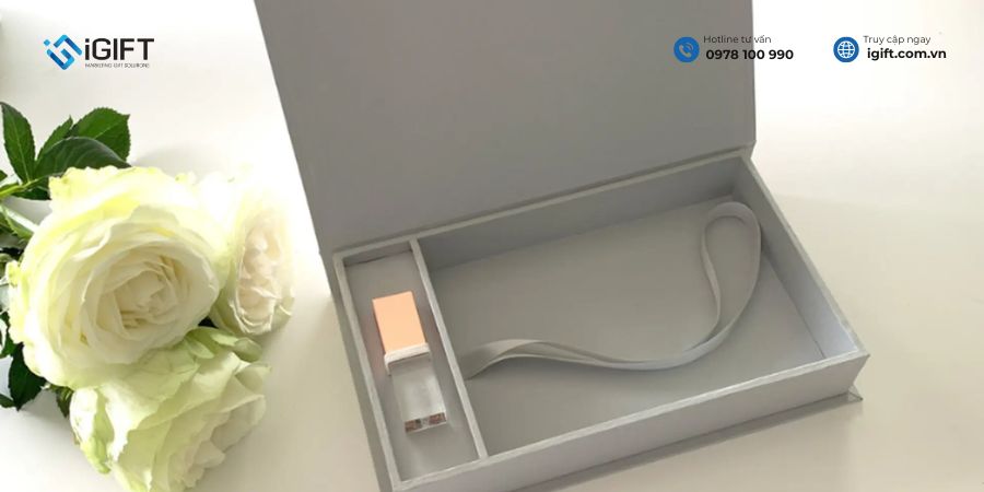 ý tưởng quà tặng bảo hiểm in logo - 12