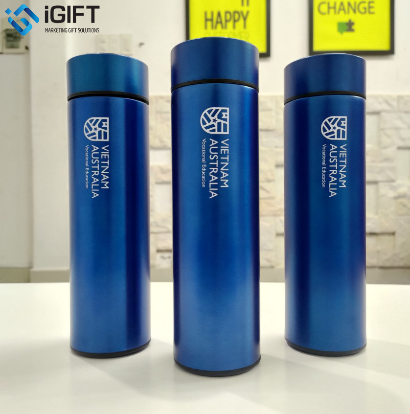 Bình Giữ Nhiệt Có Hiển Thị Nhiệt Độ In Logo Trường Việt Úc 1 Bình Giữ Nhiệt Có Hiển Thị Nhiệt Độ In Logo Trường Việt Úc Quà tặng công nghệ doanh nghiệp
