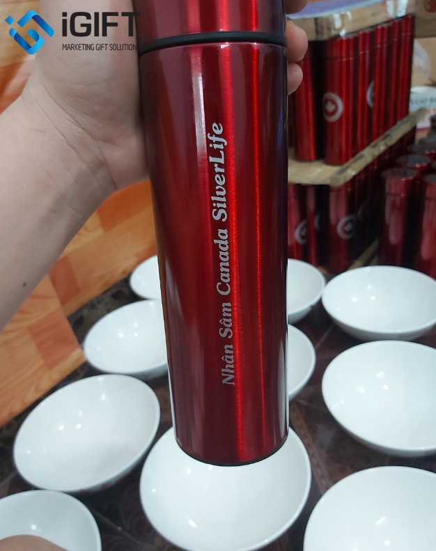 Bình Giữ Nhiệt Có Hiển Thị Nhiệt Độ In Logo Trường SilverLife Quà tặng công nghệ doanh nghiệp
