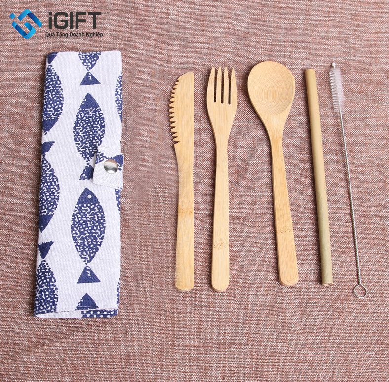 đĩa bên cạnh bít tết dao muỗng và nĩa dĩa dao Napkin đĩa ăn tối đen và  trắng nhãn hiệu png  PNGEgg